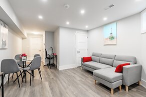 GLOBALSTAY Modern Basement In DT Toronto