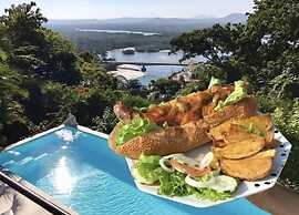 Banana Leaf Eco Hostel