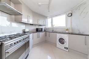 Spacious 4 bed flat in Chelsea