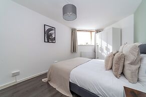 Spacious 4 bed flat in Chelsea