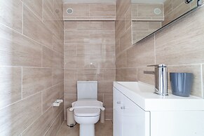 Spacious 4 bed flat in Chelsea