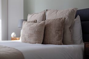 Spacious 4 bed flat in Chelsea