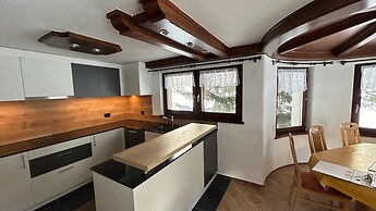 Chalet in Saas Fee Near Ski Slopes