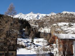 Chalet in Saas Fee Near Ski Slopes