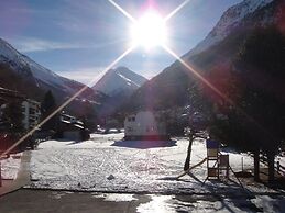 Chalet in Saas Fee Near Ski Slopes