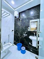 Hotel Aaarav Grand - Mathura Vrindavan