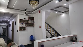Hotel Aaarav Grand - Mathura Vrindavan