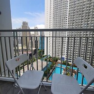 Lynzstaycation Makati