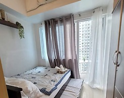 Lynzstaycation Makati