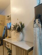 Lynzstaycation Makati