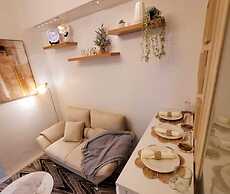 Lynzstaycation Makati