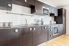 Spacious 2 Bed Apartment in Dalston