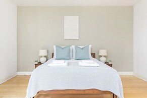 Spacious 2 Bed Apartment in Dalston