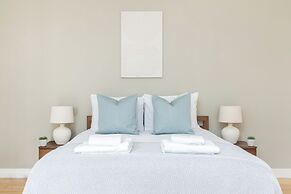 Spacious 2 Bed Apartment in Dalston