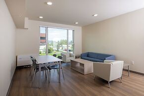 Residence & Conference Centre - Kelowna