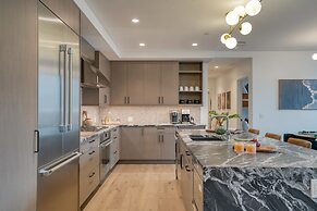 Alpine Oasis Luxury Living Near Vail With Outdoor Oasis Pool and Game 