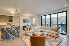 Alpine Oasis Luxury Living Near Vail With Outdoor Oasis Pool and Game 