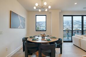 Alpine Oasis Luxury Living Near Vail With Outdoor Oasis Pool and Game 