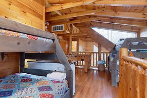 The Big Easy Spacious Mountain Retreat Hot Tub Deck Premier Location