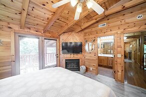 The Big Easy Spacious Mountain Retreat Hot Tub Deck Premier Location