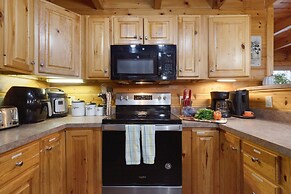 The Big Easy Spacious Mountain Retreat Hot Tub Deck Premier Location