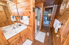 The Big Easy Spacious Mountain Retreat Hot Tub Deck Premier Location