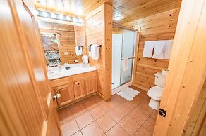 The Big Easy Spacious Mountain Retreat Hot Tub Deck Premier Location