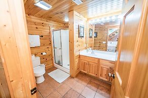 The Big Easy Spacious Mountain Retreat Hot Tub Deck Premier Location