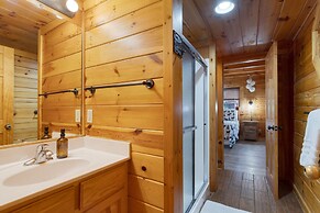 The Big Easy Spacious Mountain Retreat Hot Tub Deck Premier Location