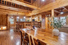 The Big Easy Spacious Mountain Retreat Hot Tub Deck Premier Location