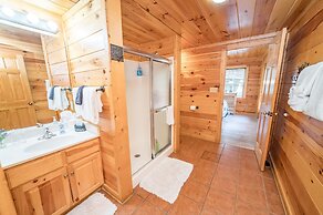 The Big Easy Spacious Mountain Retreat Hot Tub Deck Premier Location