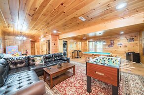 The Big Easy Spacious Mountain Retreat Hot Tub Deck Premier Location