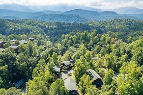 The Big Easy Spacious Mountain Retreat Hot Tub Deck Premier Location