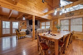 The Big Easy Spacious Mountain Retreat Hot Tub Deck Premier Location