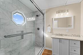 Pleasant Cove Waterfront Getaway With Fire Pit Deck and Private Lake A