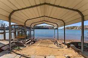 Pleasant Cove Waterfront Getaway With Fire Pit Deck and Private Lake A