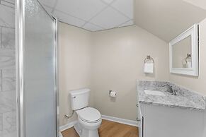 Pleasant Cove Waterfront Getaway With Fire Pit Deck and Private Lake A