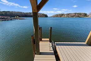 Pleasant Cove Waterfront Getaway With Fire Pit Deck and Private Lake A