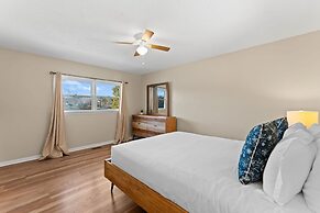 Pleasant Cove Waterfront Getaway With Fire Pit Deck and Private Lake A