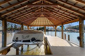 Pleasant Cove Waterfront Getaway With Fire Pit Deck and Private Lake A