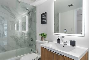 Brickell High-Floor Luxury Condo