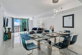 Brickell High-Floor Luxury Condo