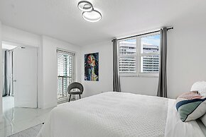 Brickell High-Floor Luxury Condo