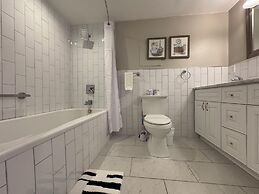 Downtown 3BD City View with Washer Dryer