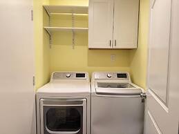 Downtown 3BD City View with Washer Dryer
