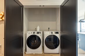Honkey-tonk by Avantstay New Modern 2bdr in Walkable Midtown w Gym Poo