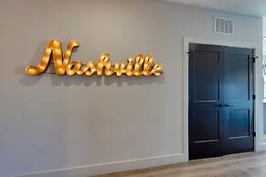 Honkey-tonk by Avantstay New Modern 2bdr in Walkable Midtown w Gym Poo