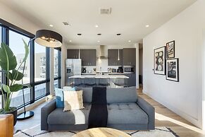 Honkey-tonk by Avantstay New Modern 2bdr in Walkable Midtown w Gym Poo