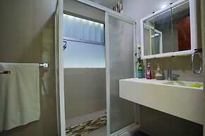 Spacious Condo with Gym & Pool Cancun