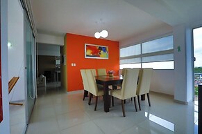 Spacious Condo with Gym & Pool Cancun